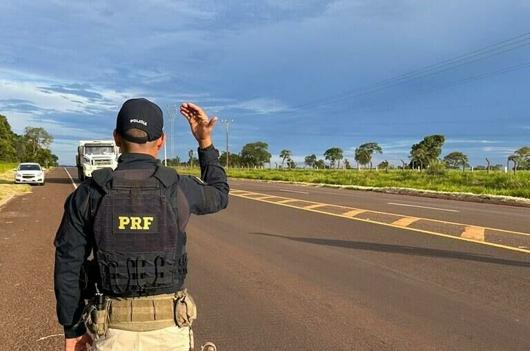 Imagem de compartilhamento para o artigo Criança de 2 anos resgatada pela PRF em rodovia de MS pode ter andado 3 km da MS Todo dia